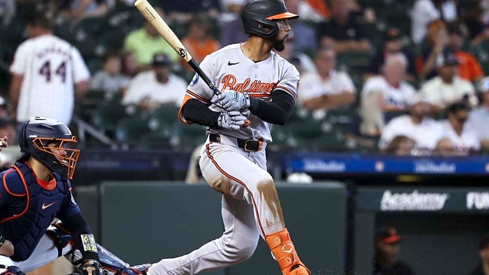 Orioles complete sweep of Astros for 7th straight win