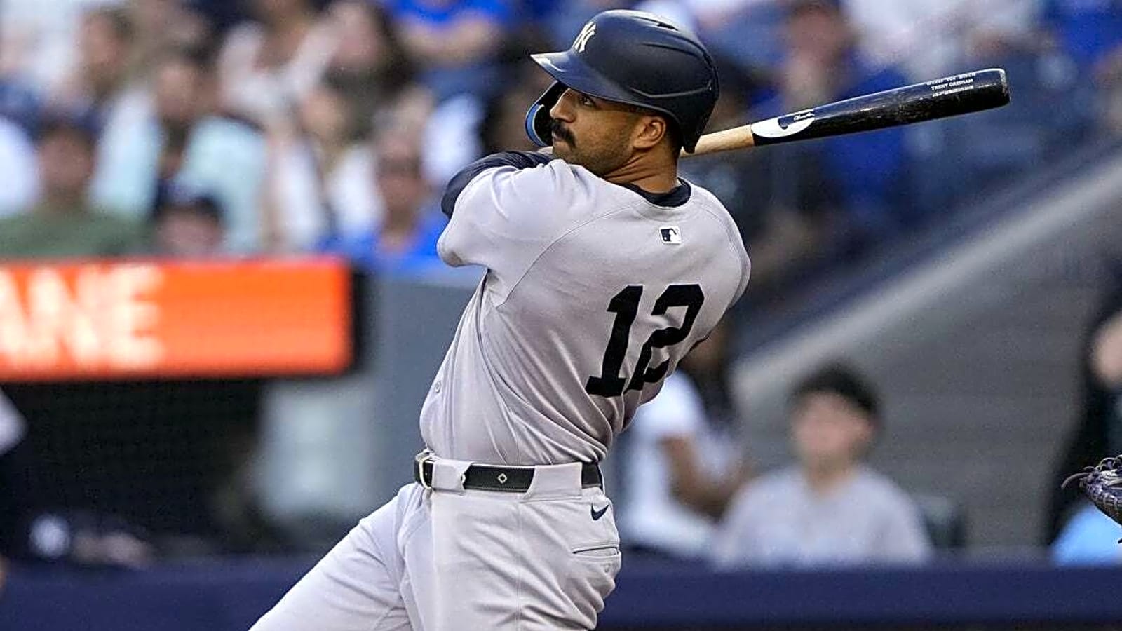 Blue Jays complete sweep of Yankees and take over AL East lead