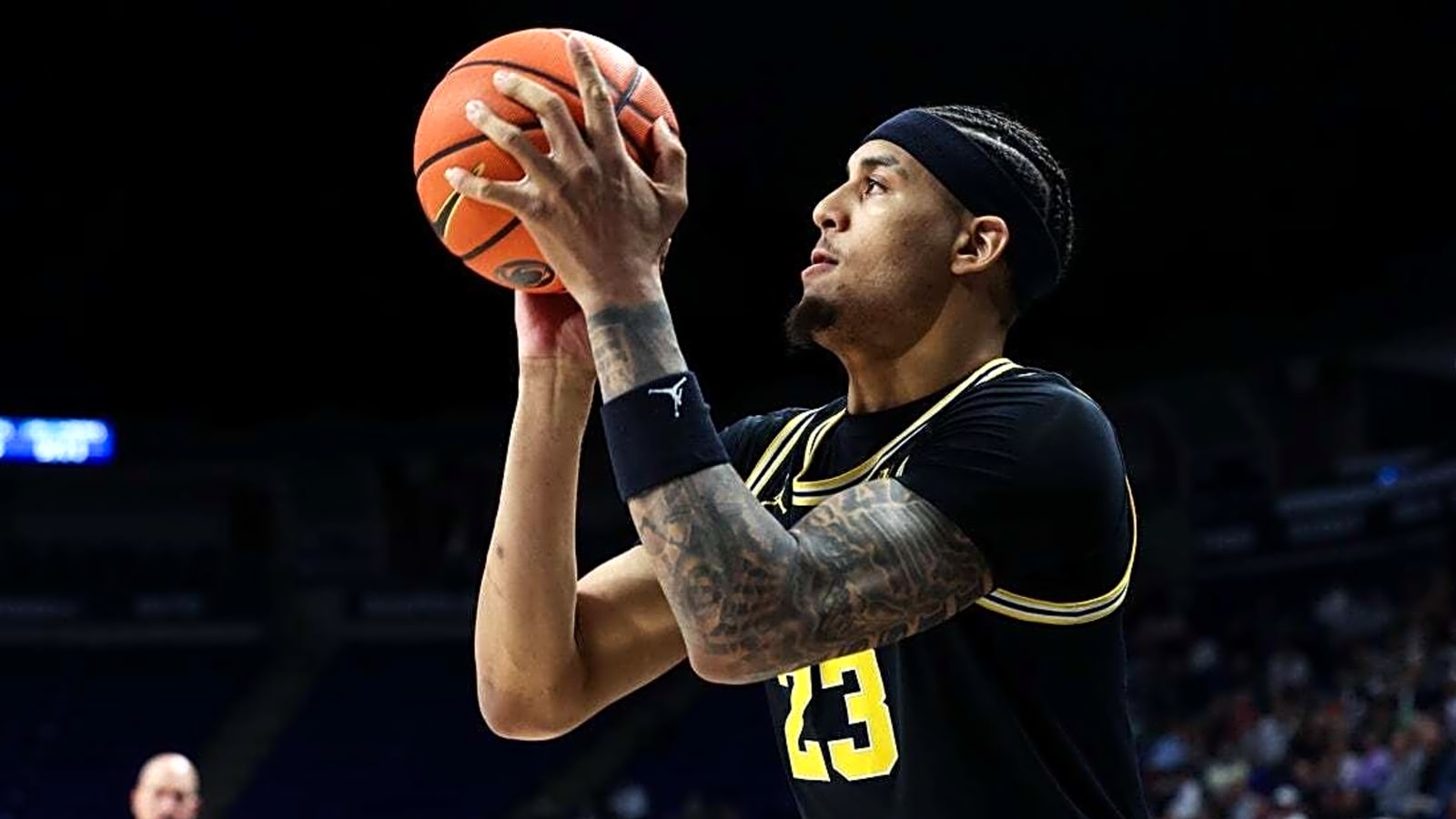 Fresh off close call, No. 2 Michigan takes aim at Wisconsin