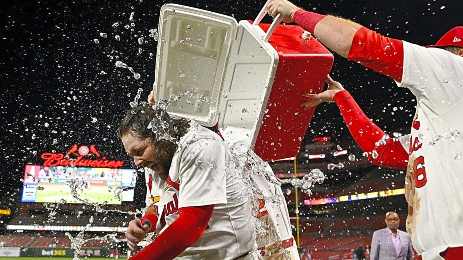 Alec Burleson&#39;s walk-off blast boosts Cards over Pirates