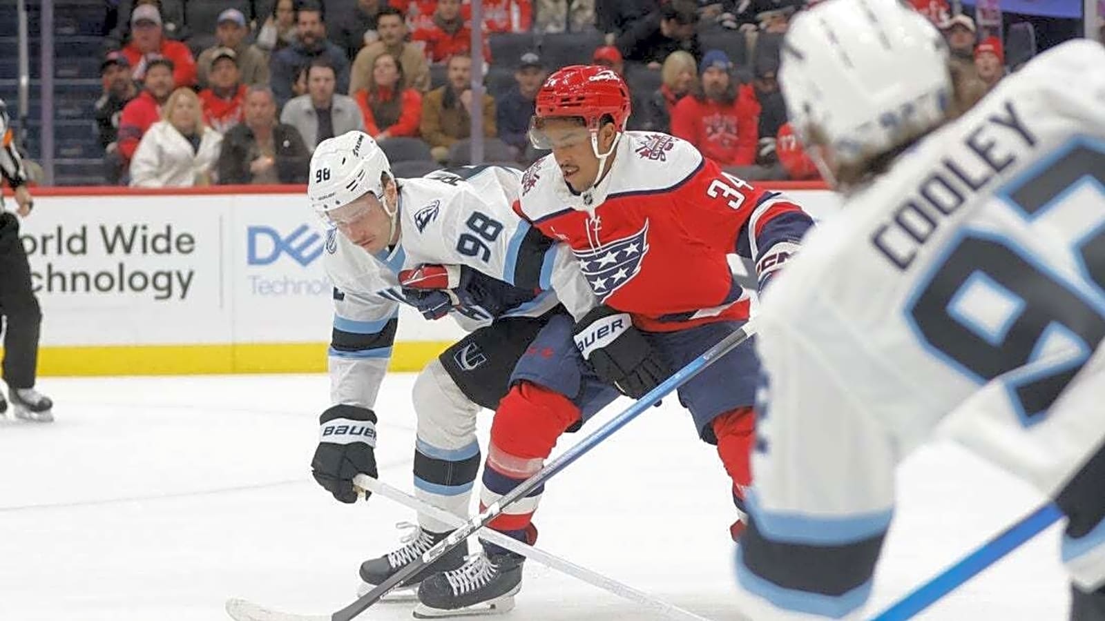 Dylan Guenther, Mammoth end Capitals' home winning streak