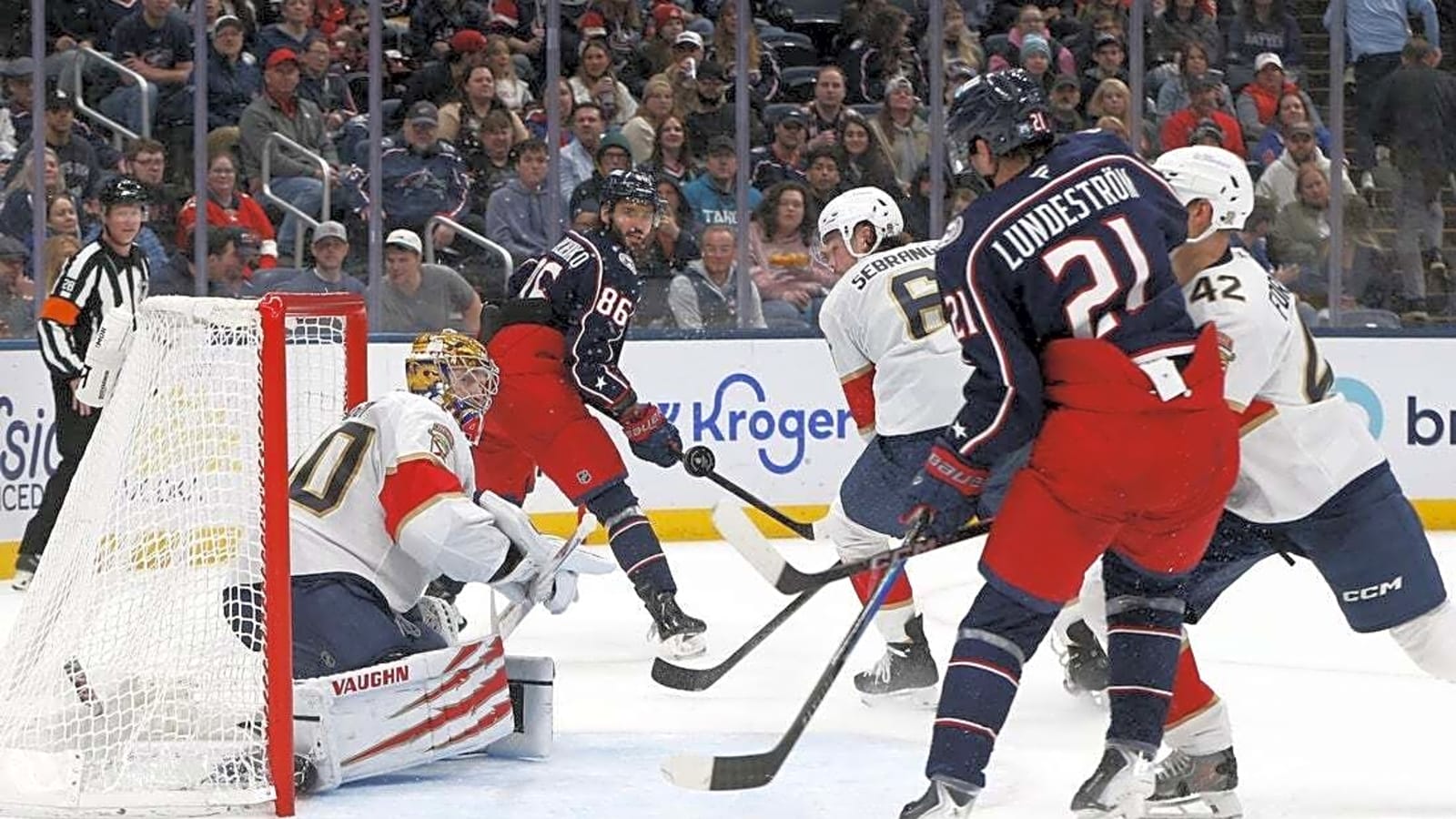 Red-hot Blue Jackets tame scuffling Panthers