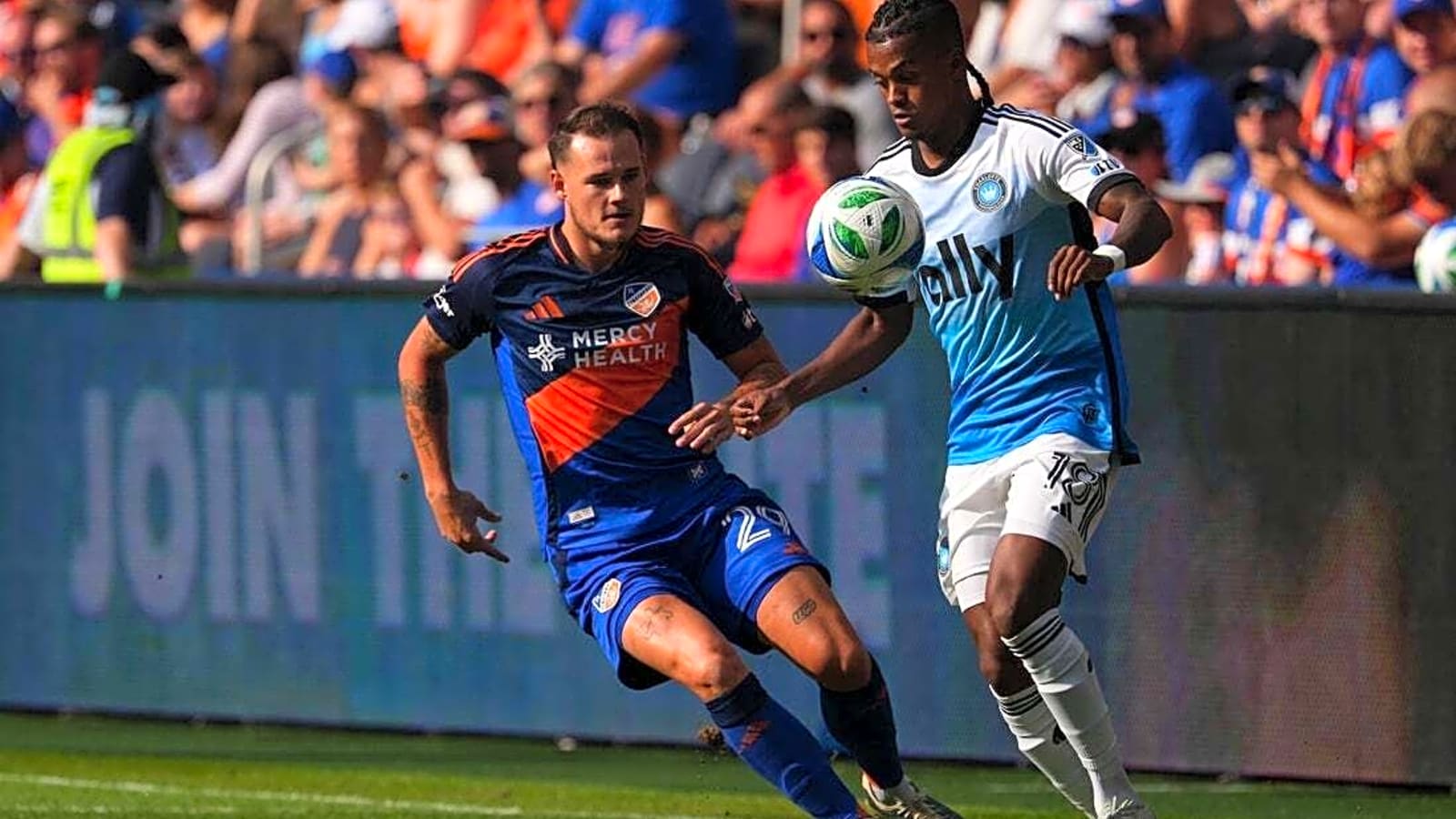 Charlotte FC&#39;s Wilfried Zaha&#39;s late goal stuns 10-man FC Cincinnati side