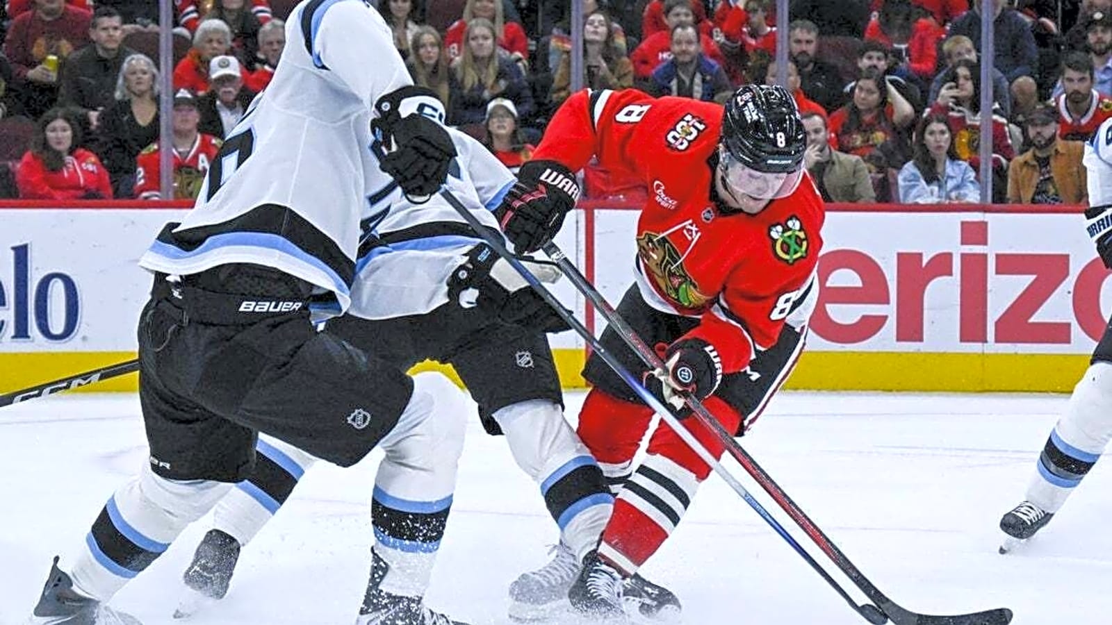 Ilya Mikheyev scores twice as Blackhawks take down Mammoth