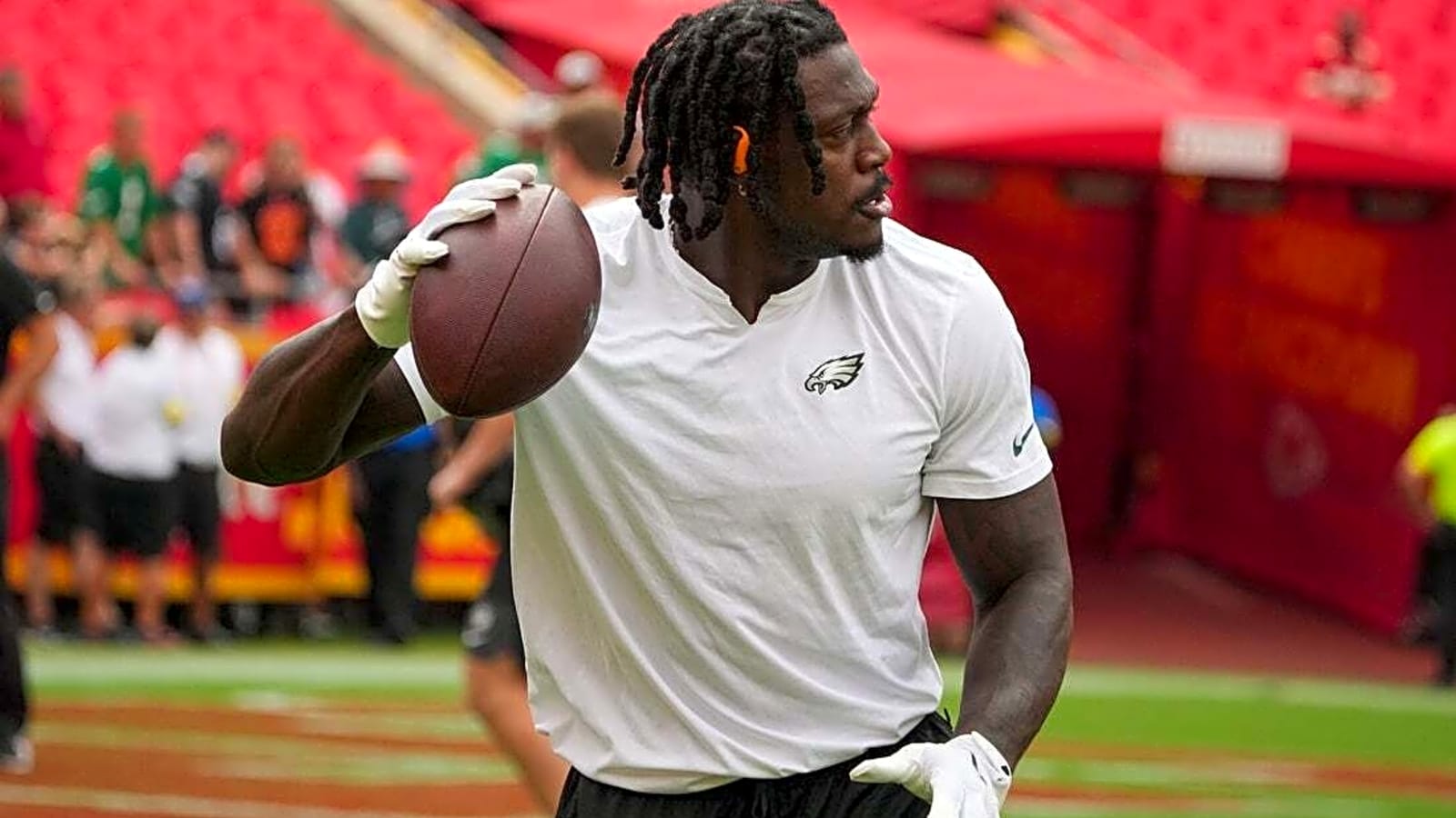 Eagles WR A.J. Brown clarifies comments about &#39;meeting&#39;