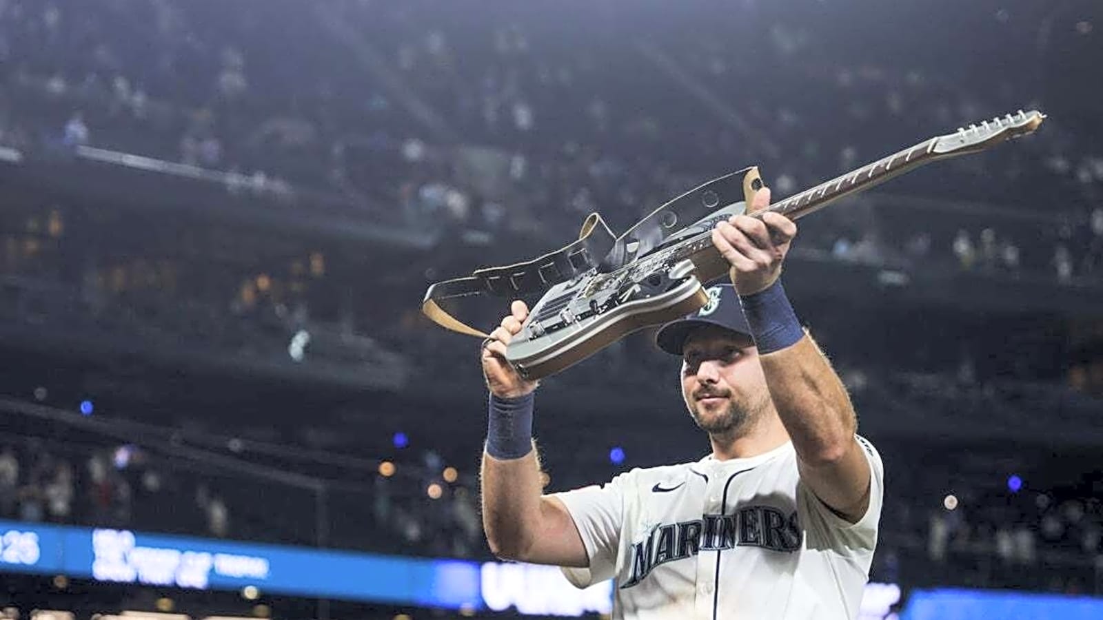 Mariners&#39; Cal Raleigh aims to continue power surge in clash vs. Padres