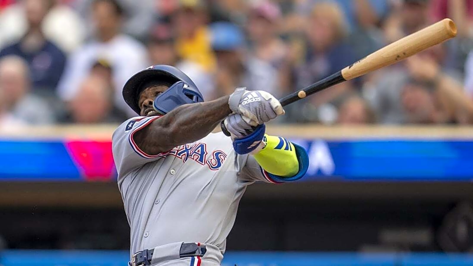 Rangers score season-high 16 runs in rout of Twins