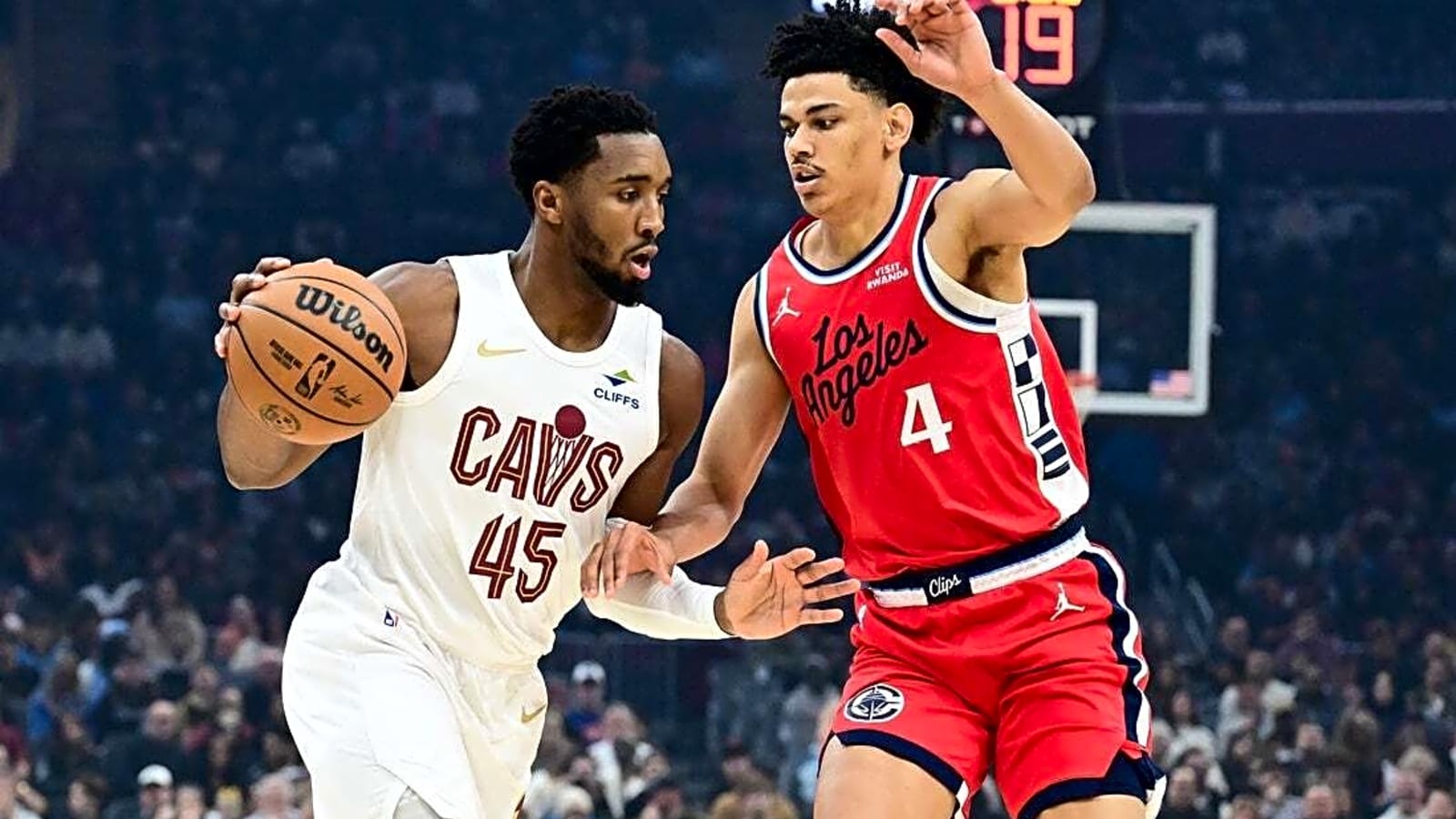 Donovan Mitchell&#39;s big game fuels Cavaliers past Clippers