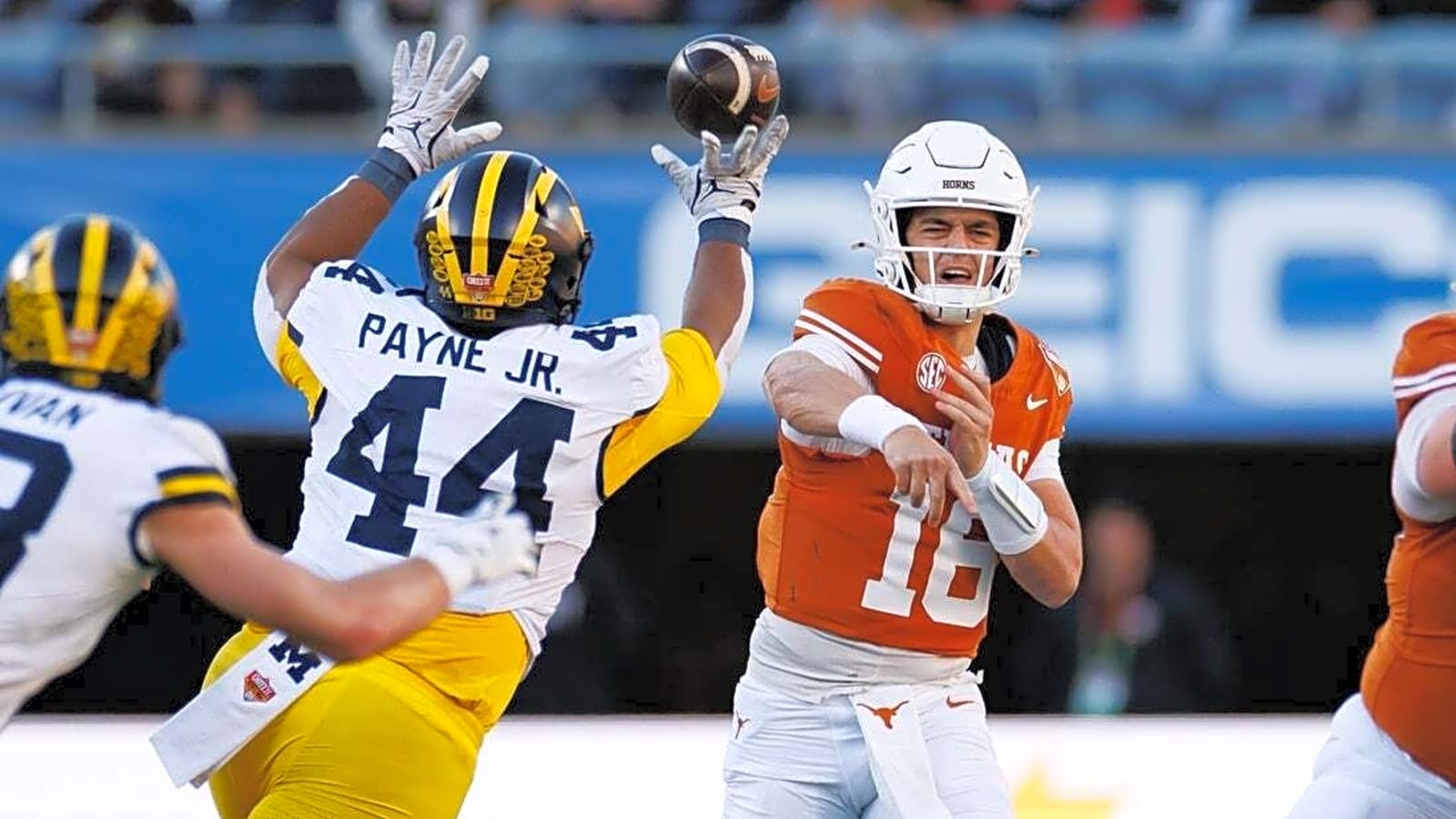 Arch Manning (4 TDs), No. 13 Texas slam door on No. 18 Michigan