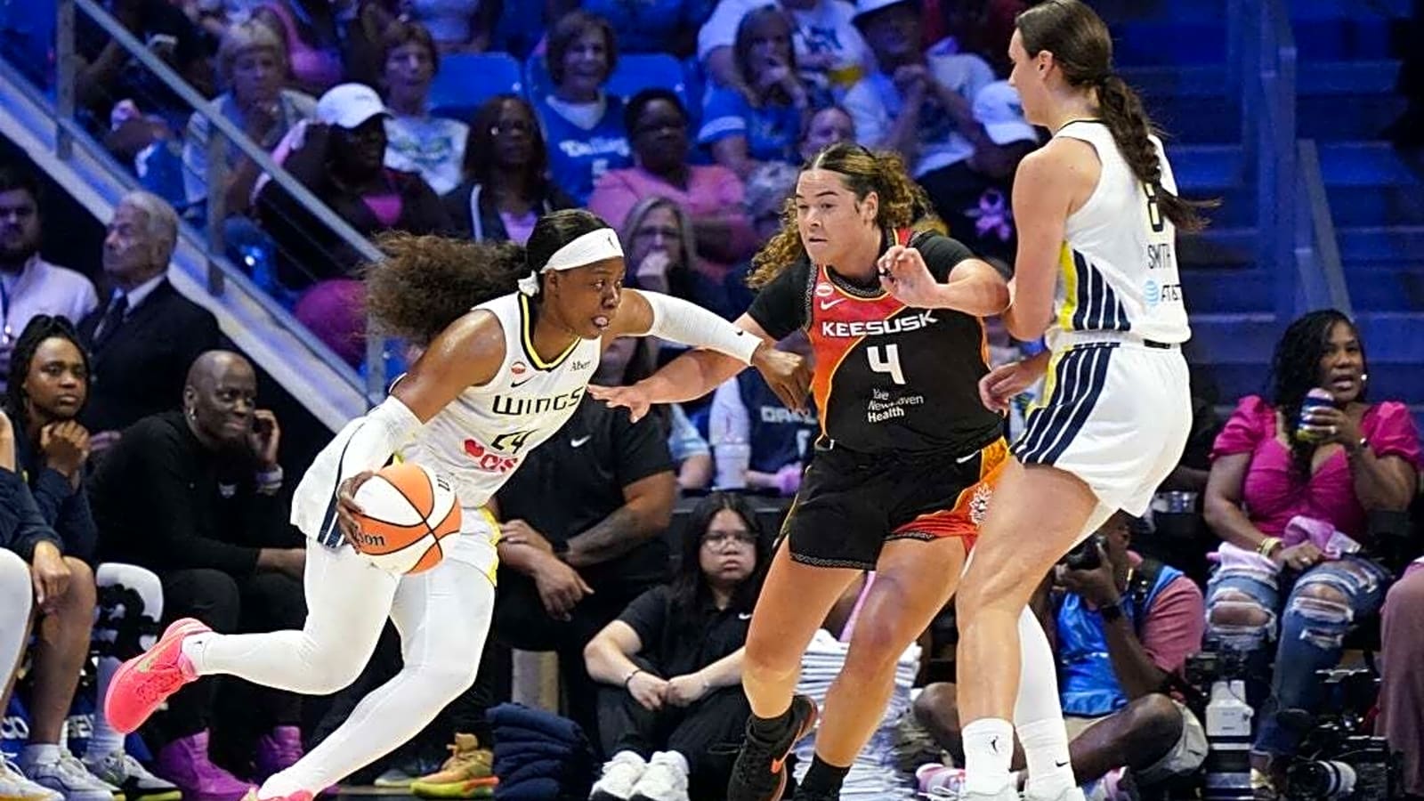 Balanced attack pushes Wings past woeful Sun