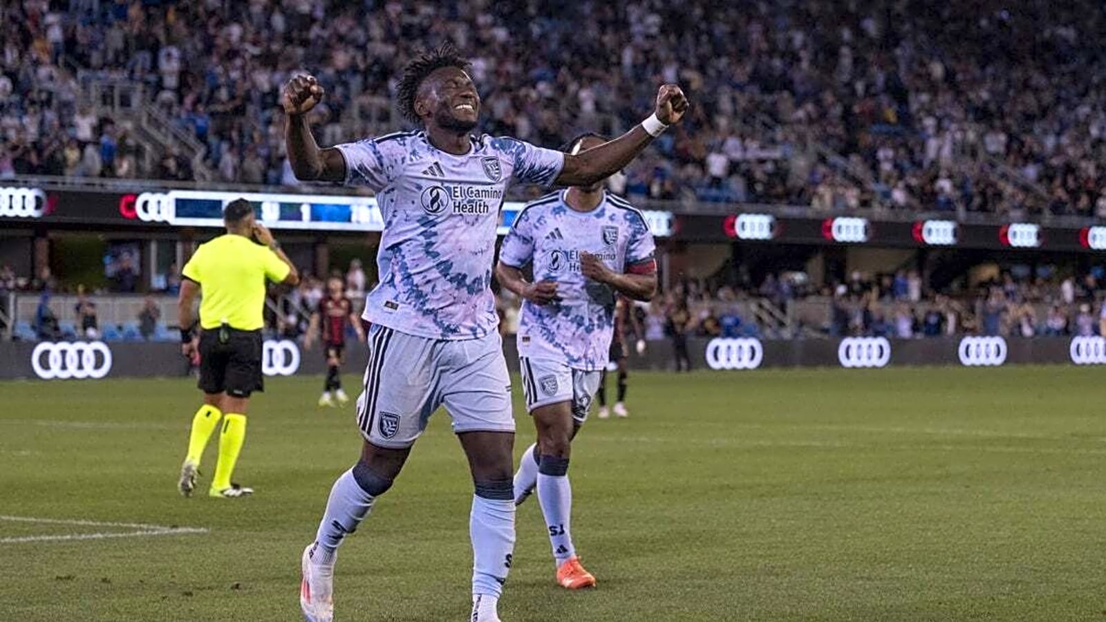 Quakes, Sounders clash while off to sterling starts