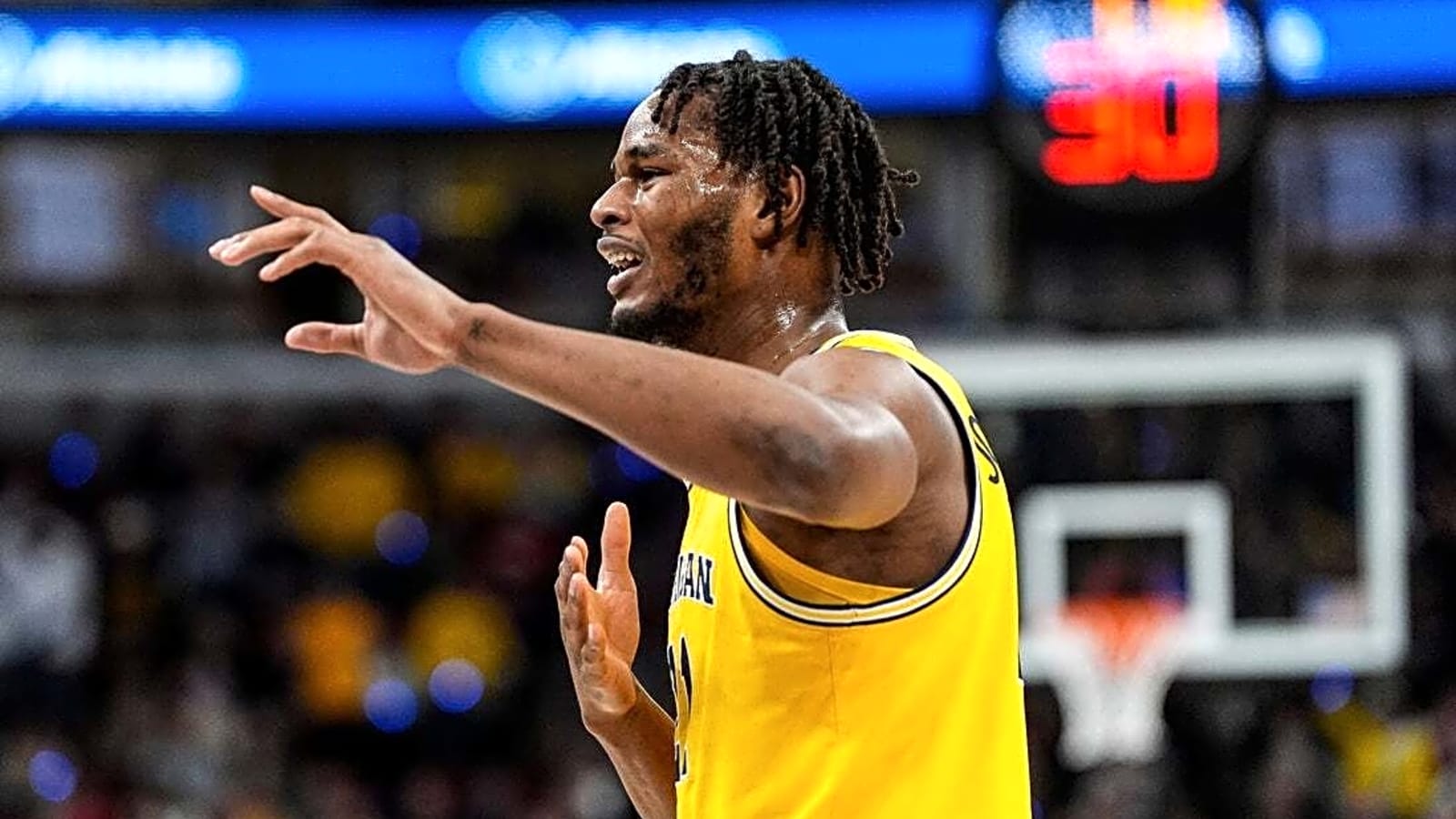 Michigan's Morez Johnson staying in NBA draft