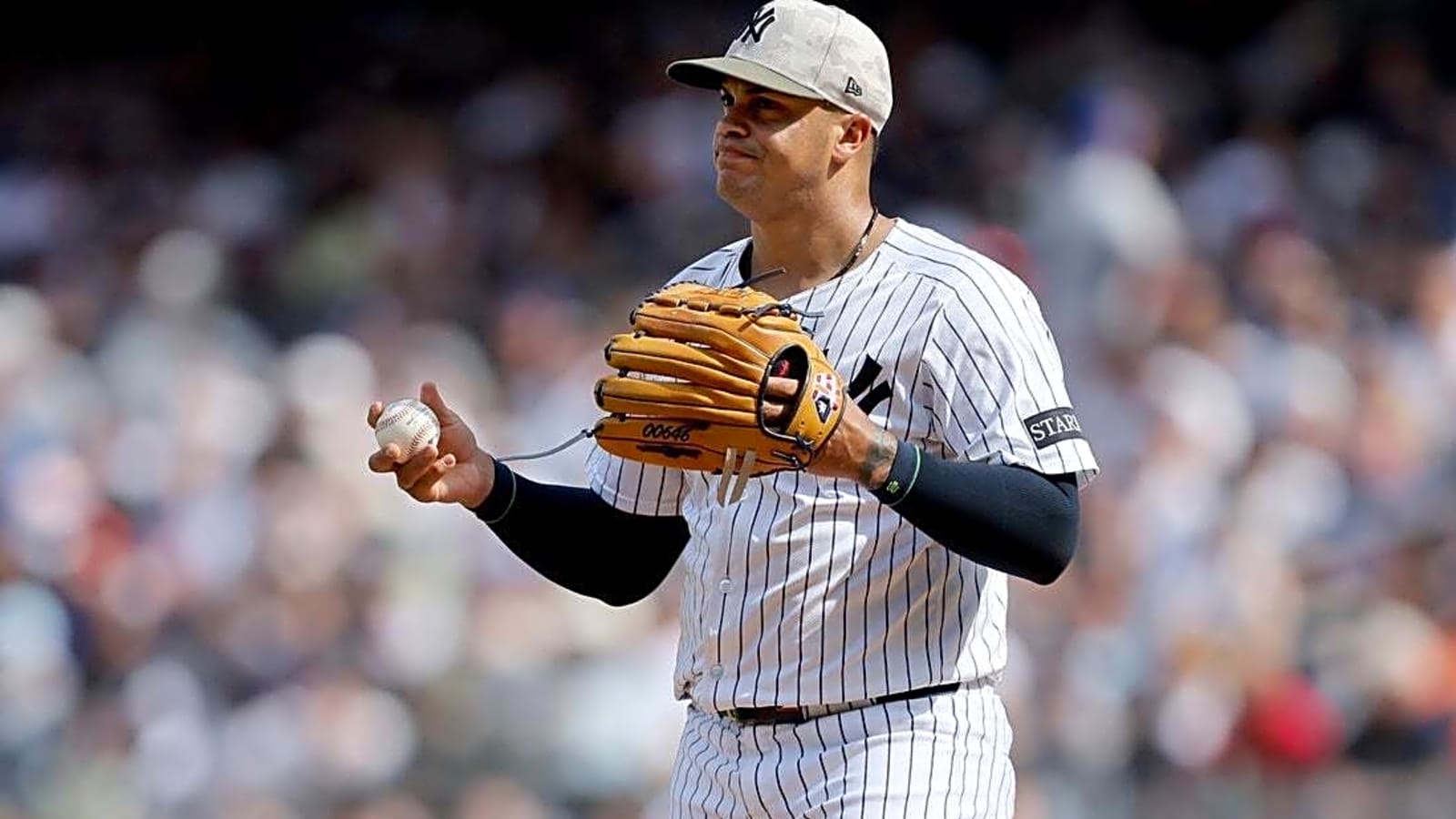 Yankees place reliever Fernando Cruz (shoulder) on IL