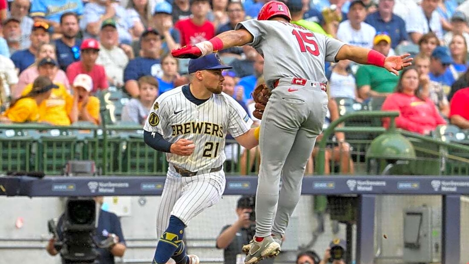 Cardinals edge Brewers to preserve slight wild-card chances