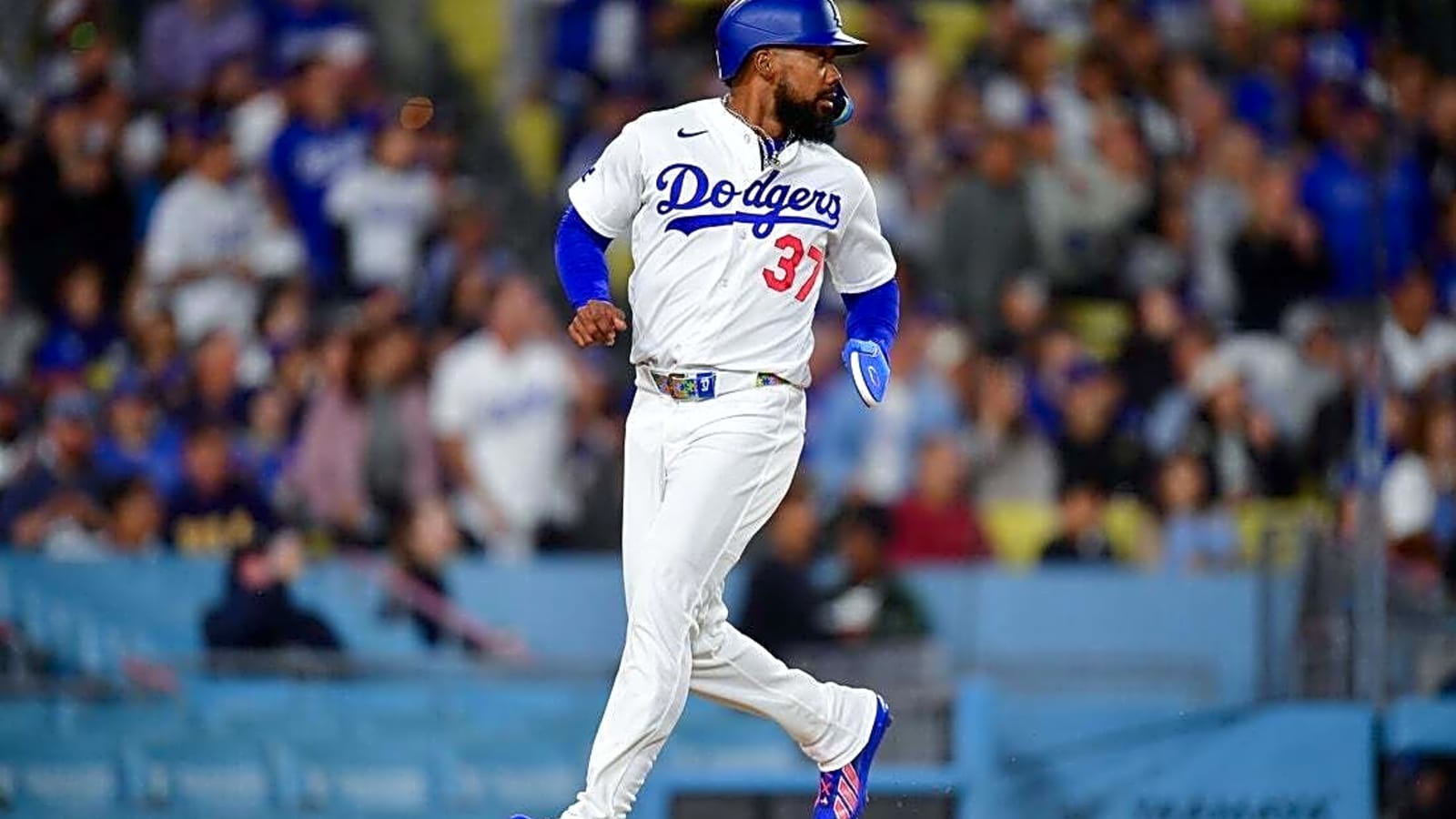 Dodgers place Teoscar Hernandez on IL, option Hyeseong Kim