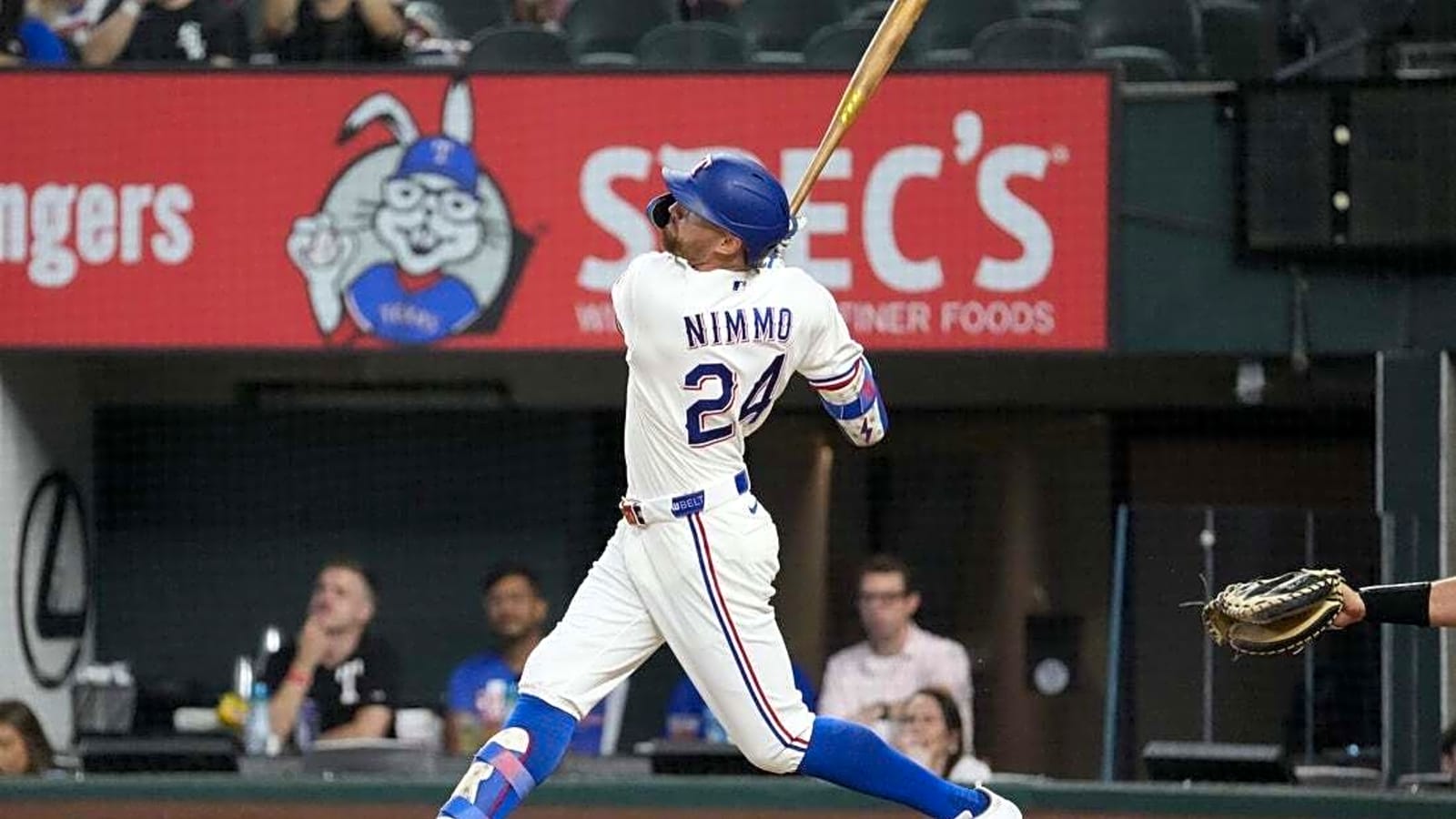 Left-handers abound as Rangers take on White Sox
