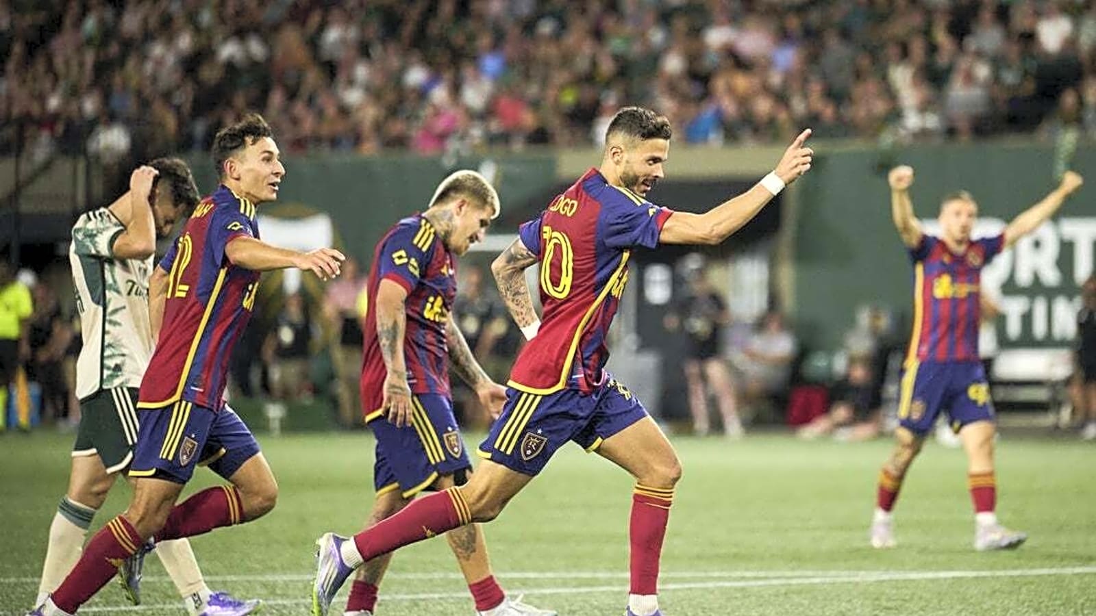 Diogo Goncalves&#39; late goal sends RSL past depleted Timbers