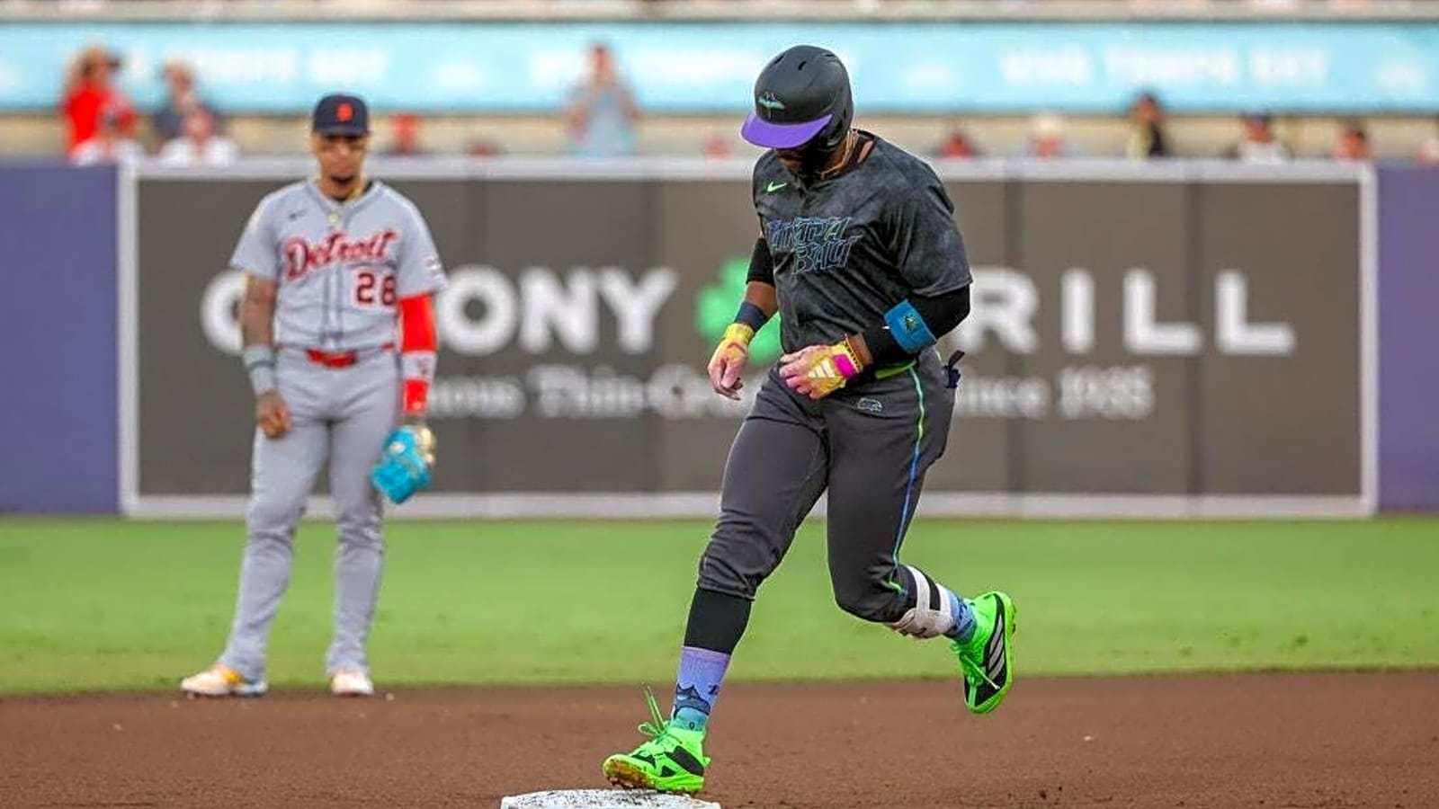 Yandy Diaz clubs two homers as Rays pound Tigers