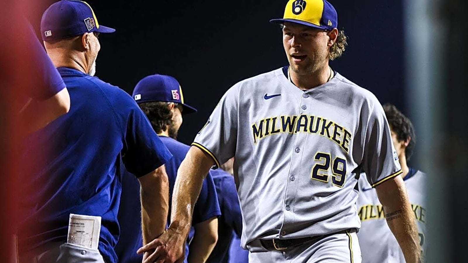 MLB roundup: Brewers rally for record-tying 13th straight win