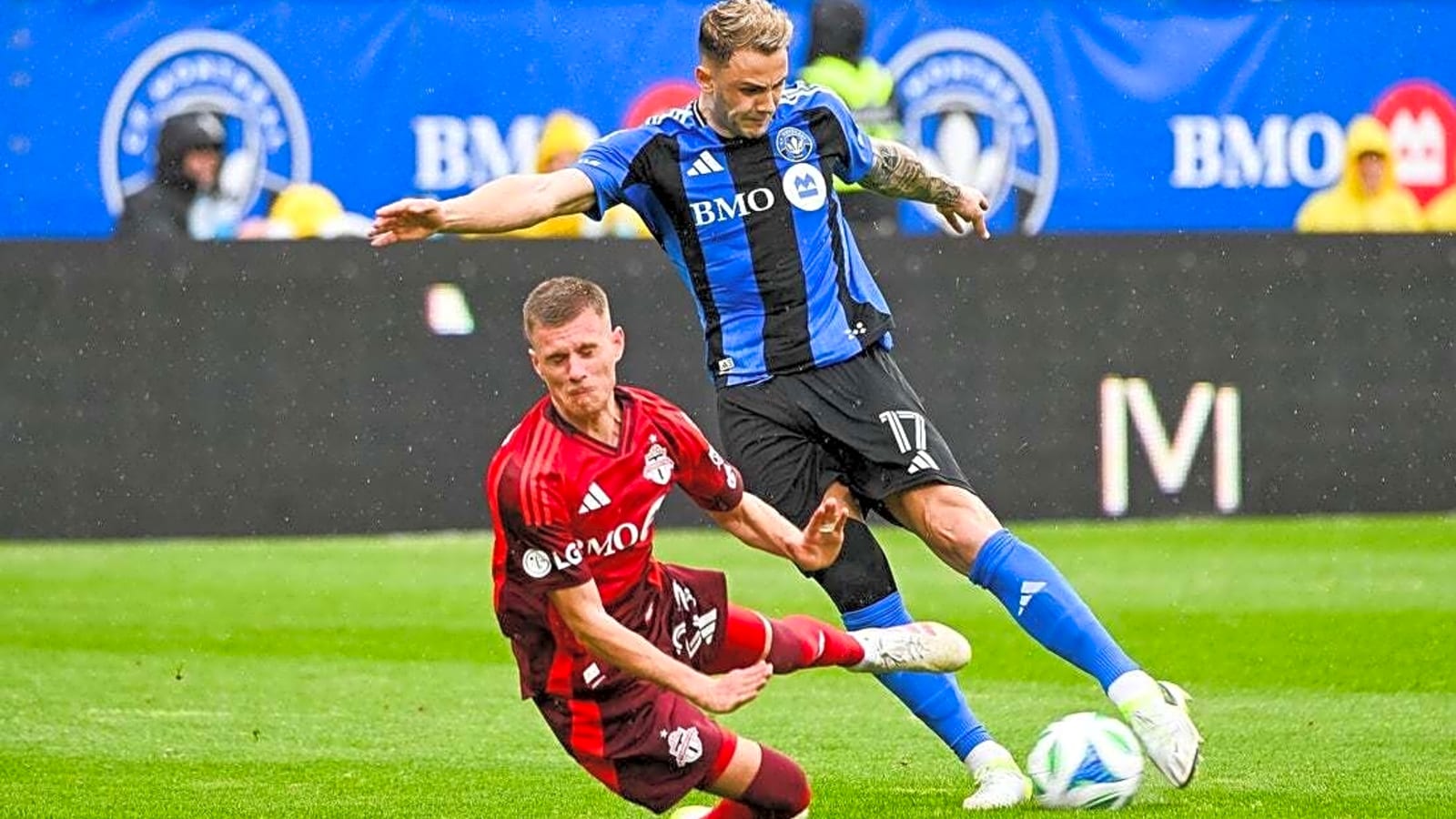 Federico Bernardeschi vaults Toronto FC past CF Montreal