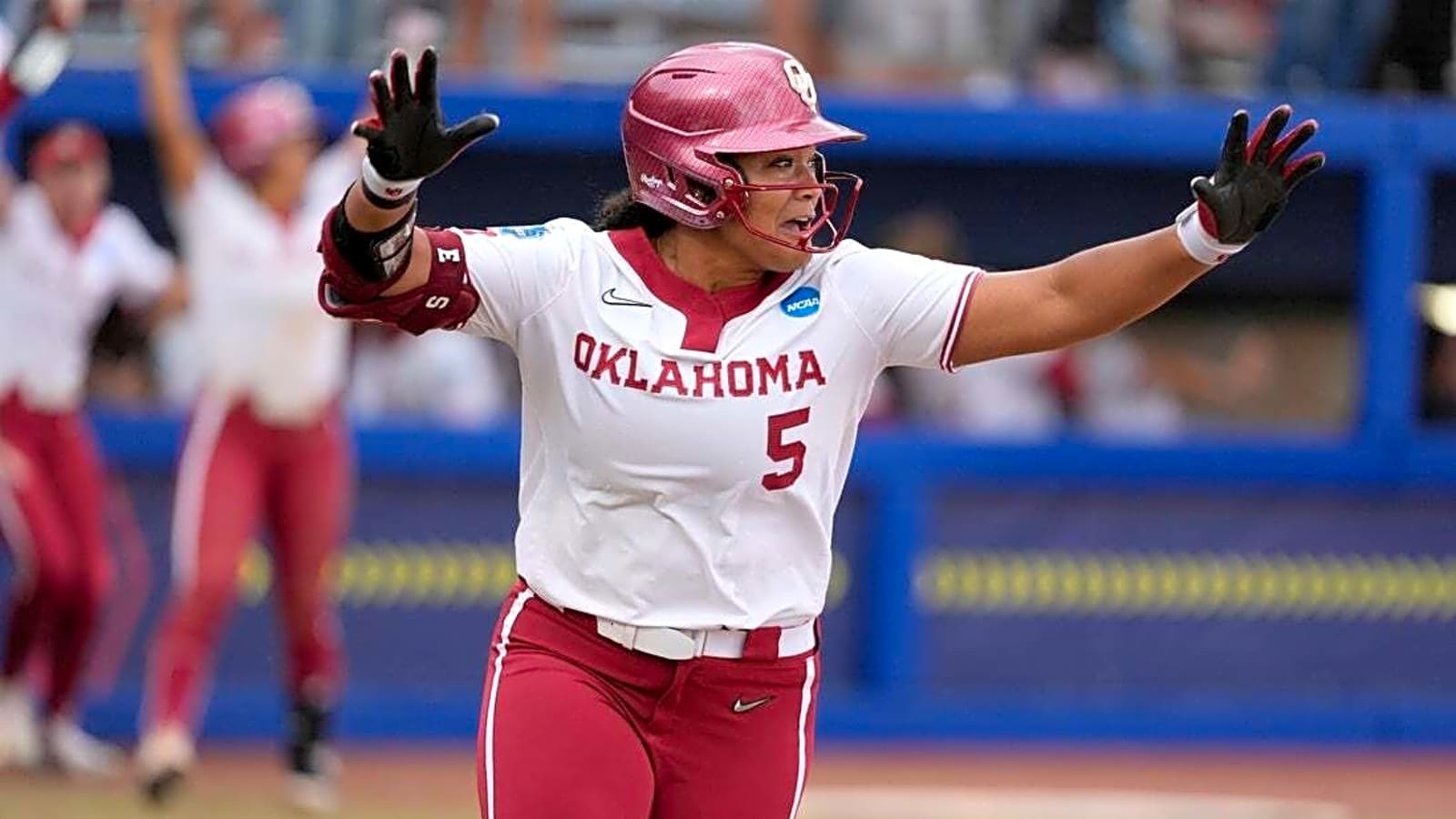 Ella Parker hits walk-off HR, Oklahoma survives Tennessee at WCWS