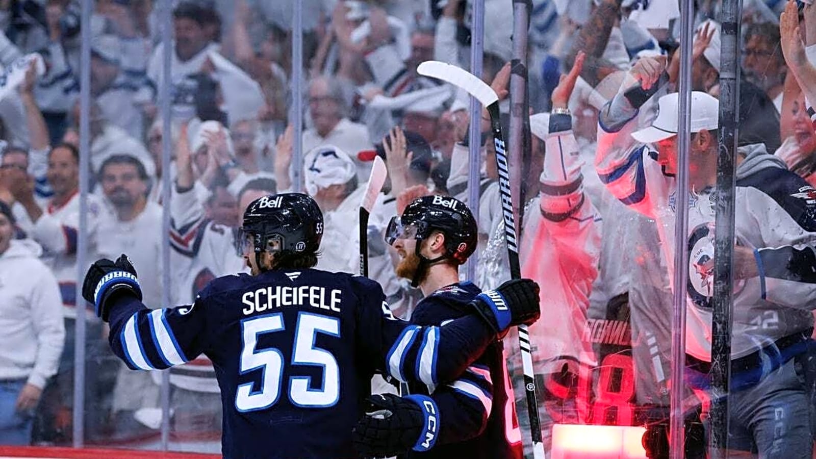 Connor Hellebuyck, Jets blank Stars, extend series