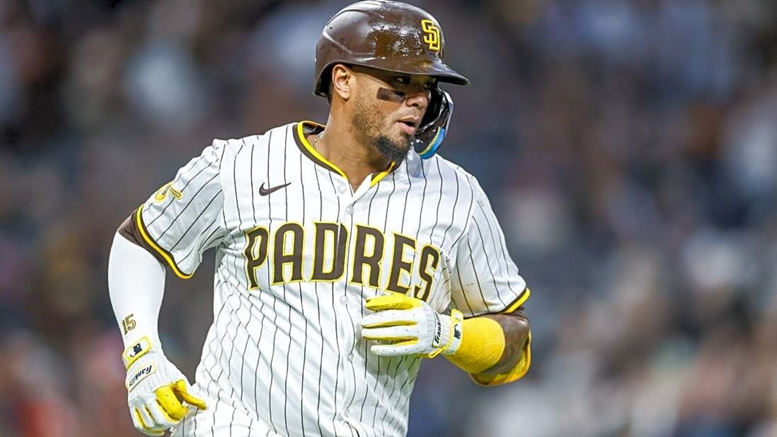Padres C Martin Maldonado retires after 15 seasons