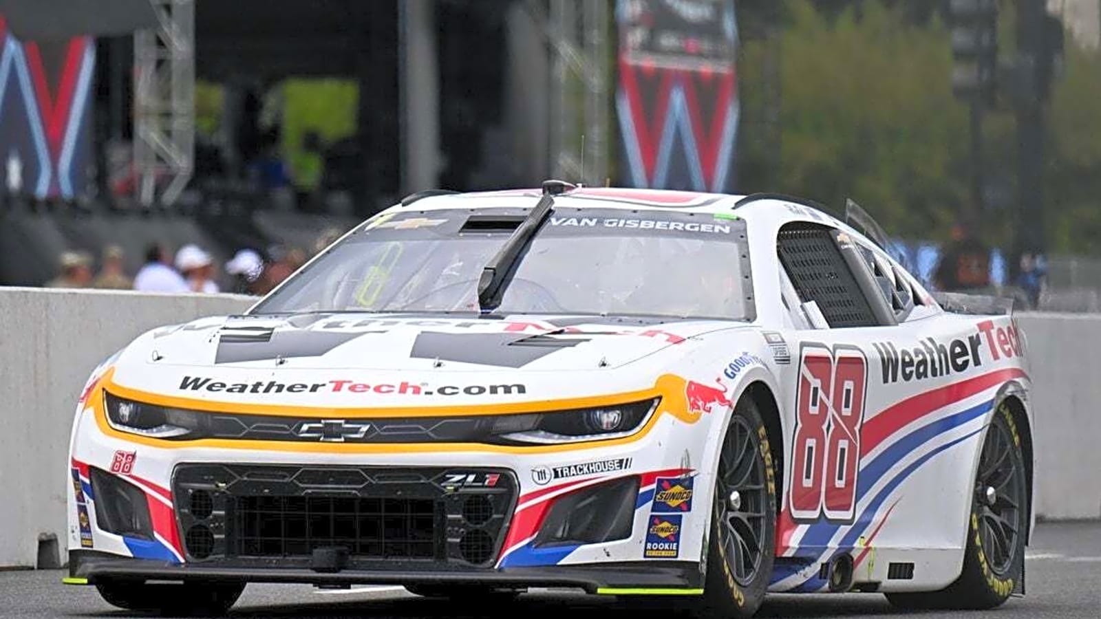 Shane van Gisbergen cruises to victory at Chicago Street Race
