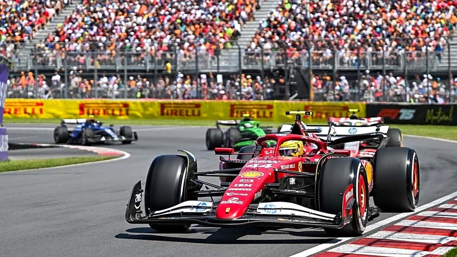 Lewis Hamilton: Ferrari not &#39;firing on all cylinders&#39;
