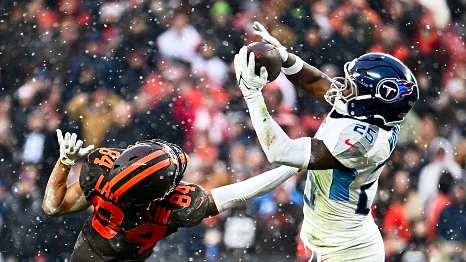 Titans release starters Lloyd Cushenberry, Xavier Woods