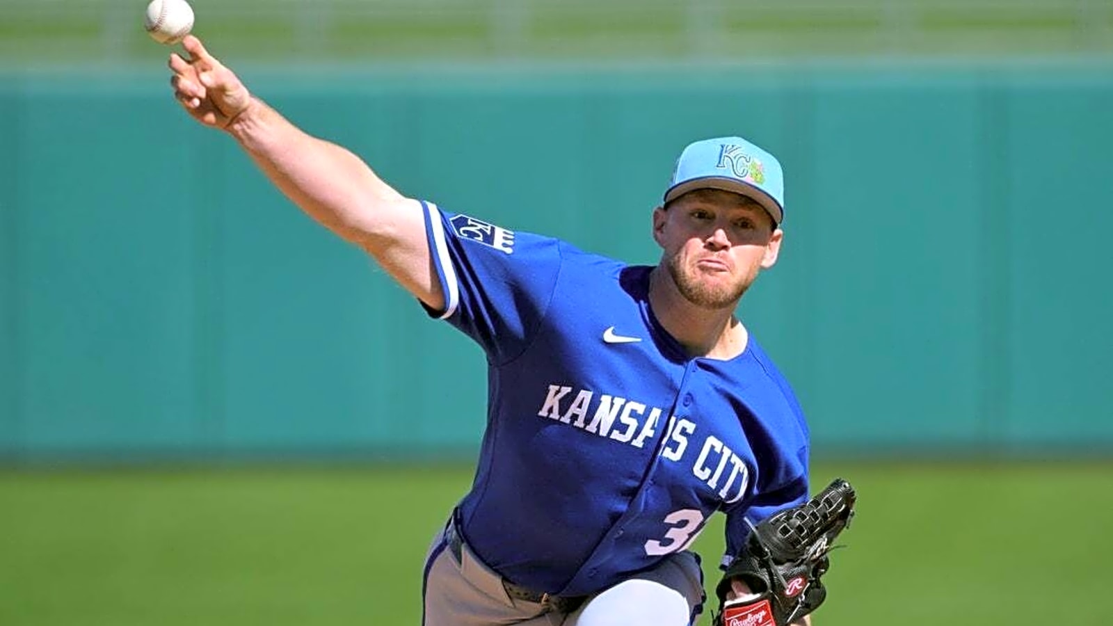 Royals RHP Stephen Kolek dealing with left oblique strain