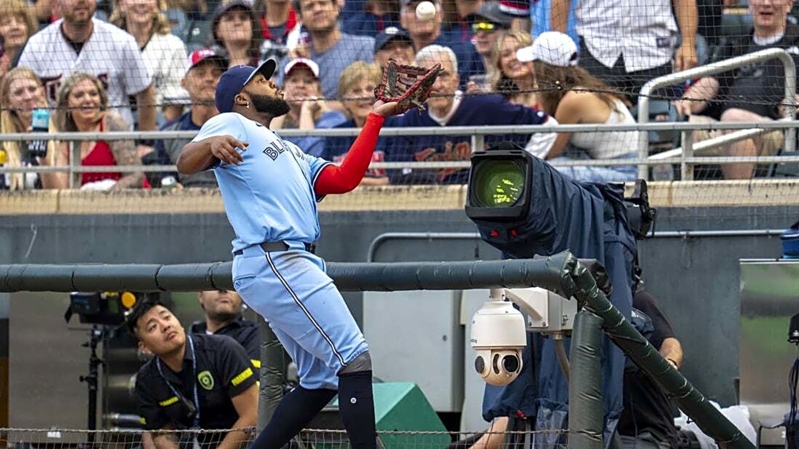 Two homers spark Blue Jays&#39; comeback against Twins