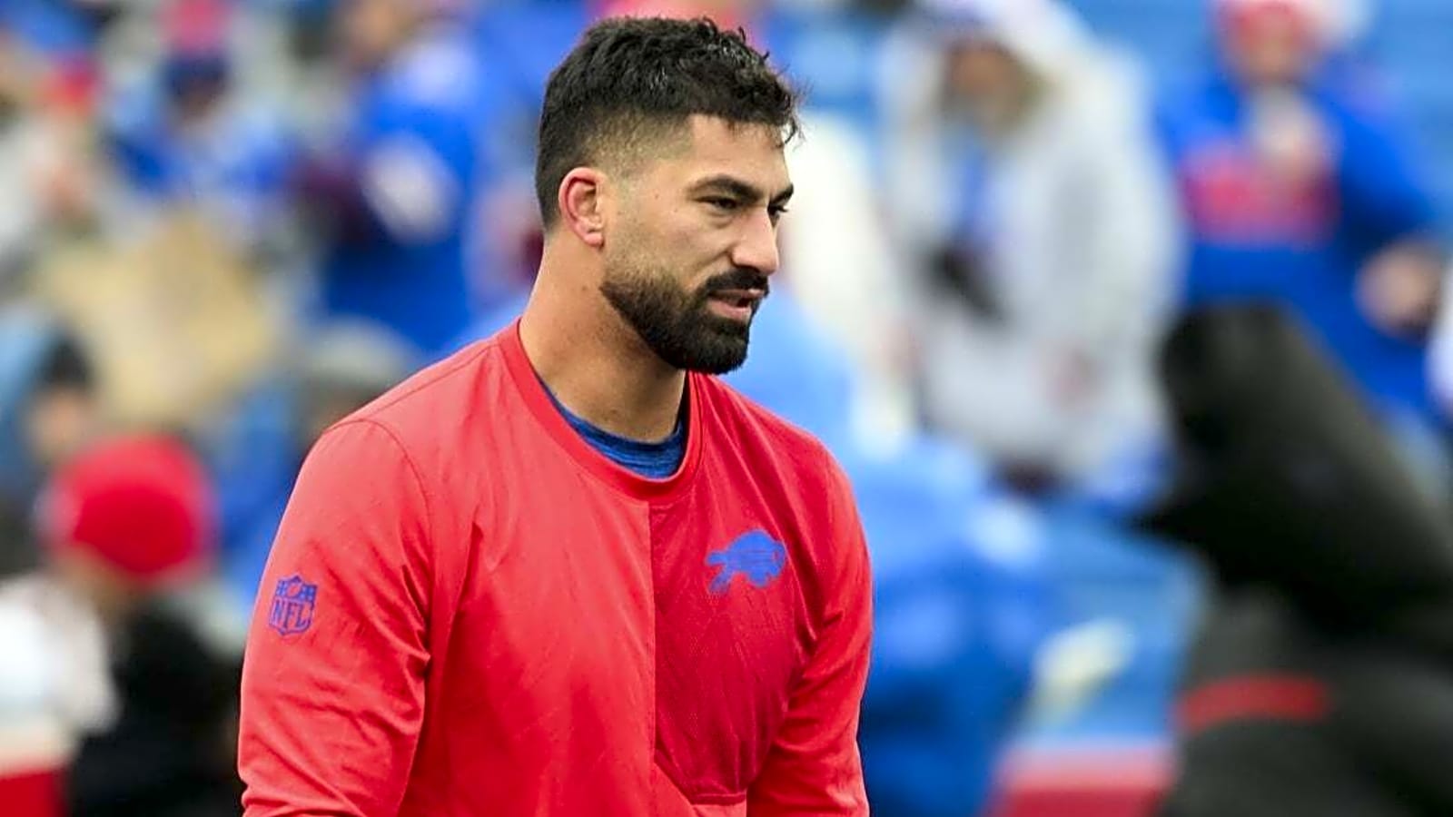 Report: Browns decide against signing DE A.J. Epenesa