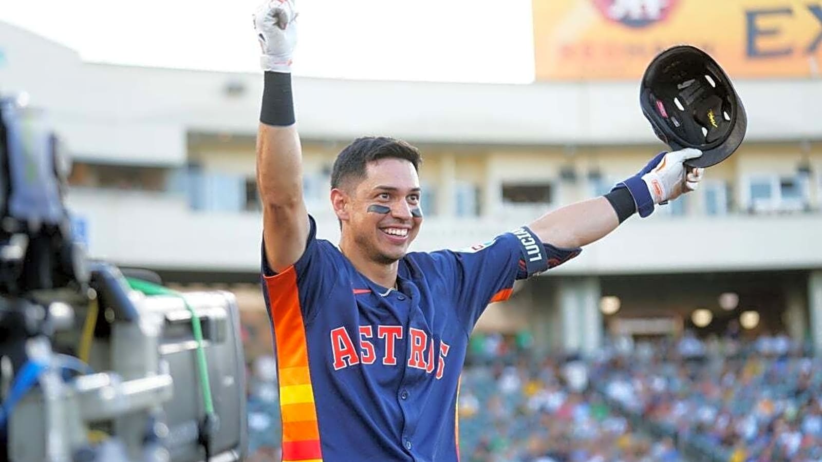 Astros pull away from A&#39;s with seven-run 6th inning