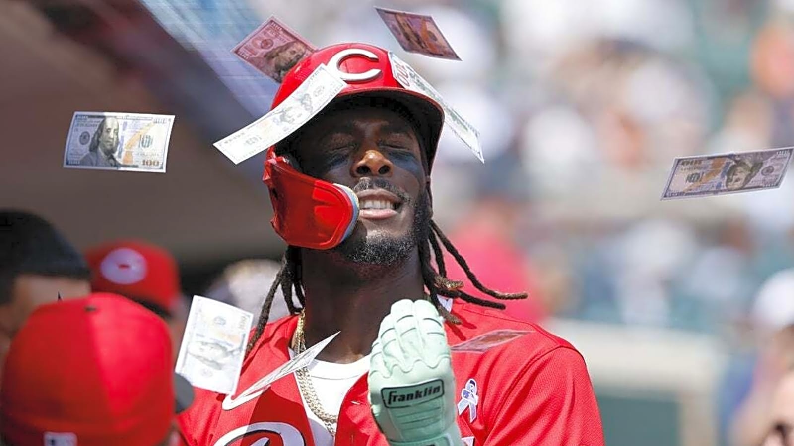 Reds look to stay hot against scuffling Twins