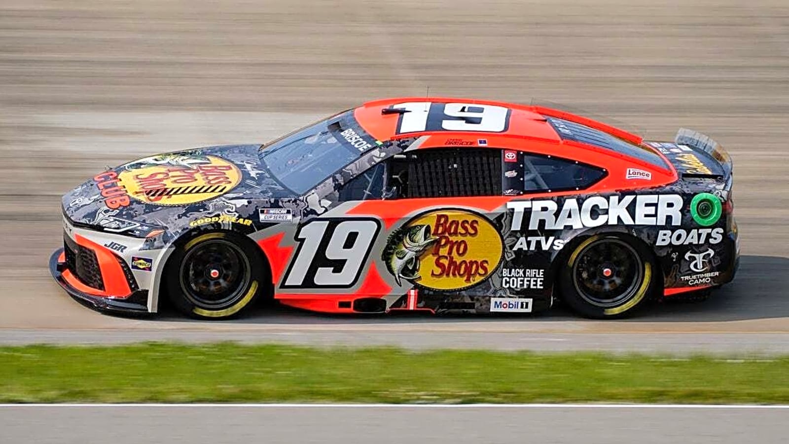 Chase Briscoe claims 3rd straight NASCAR Cup Series pole at Michigan
