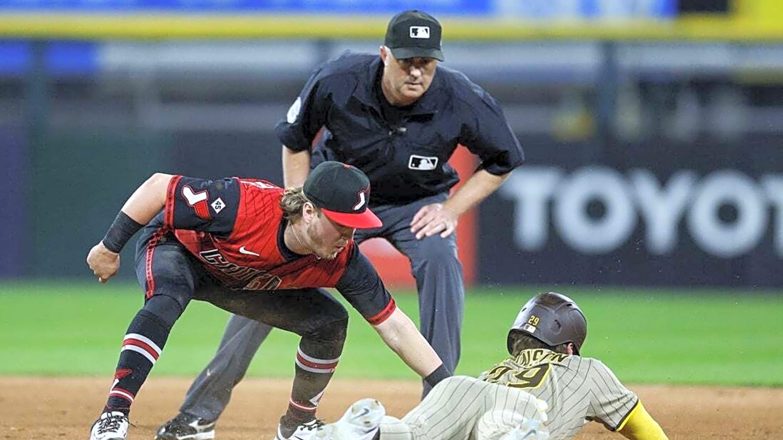 Padres&#39; playoff quest continues vs. White Sox as division title hopes diminish