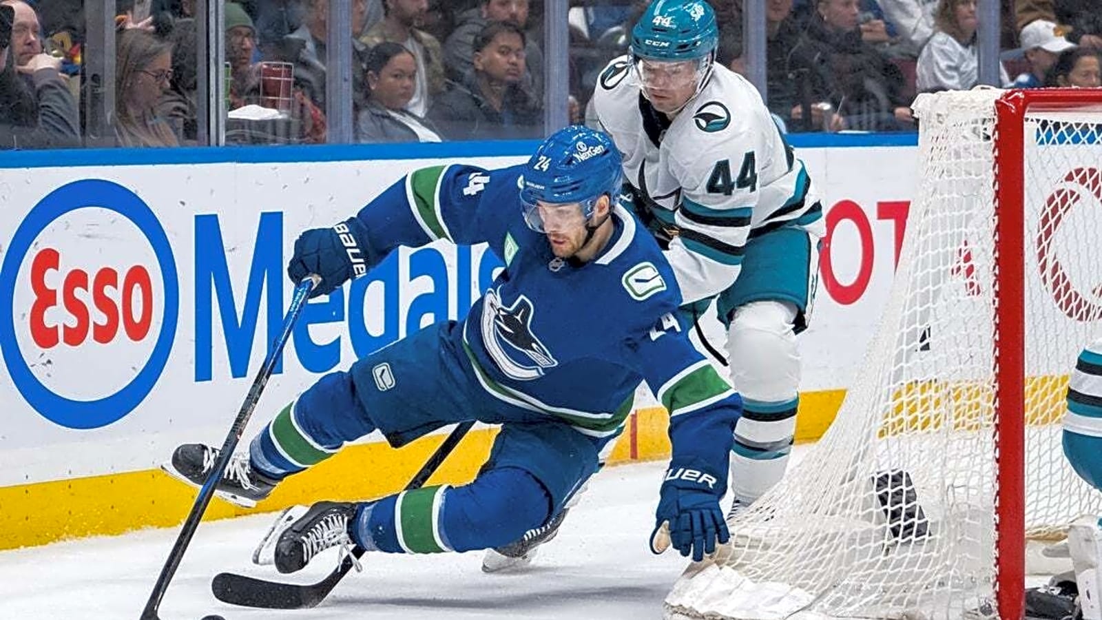 Center Pius Suter signs two-year deal with St. Louis