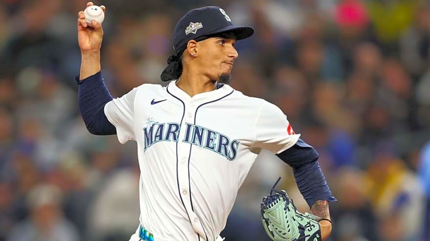 Mariners place RHP Carlos Vargas on IL with lat strain