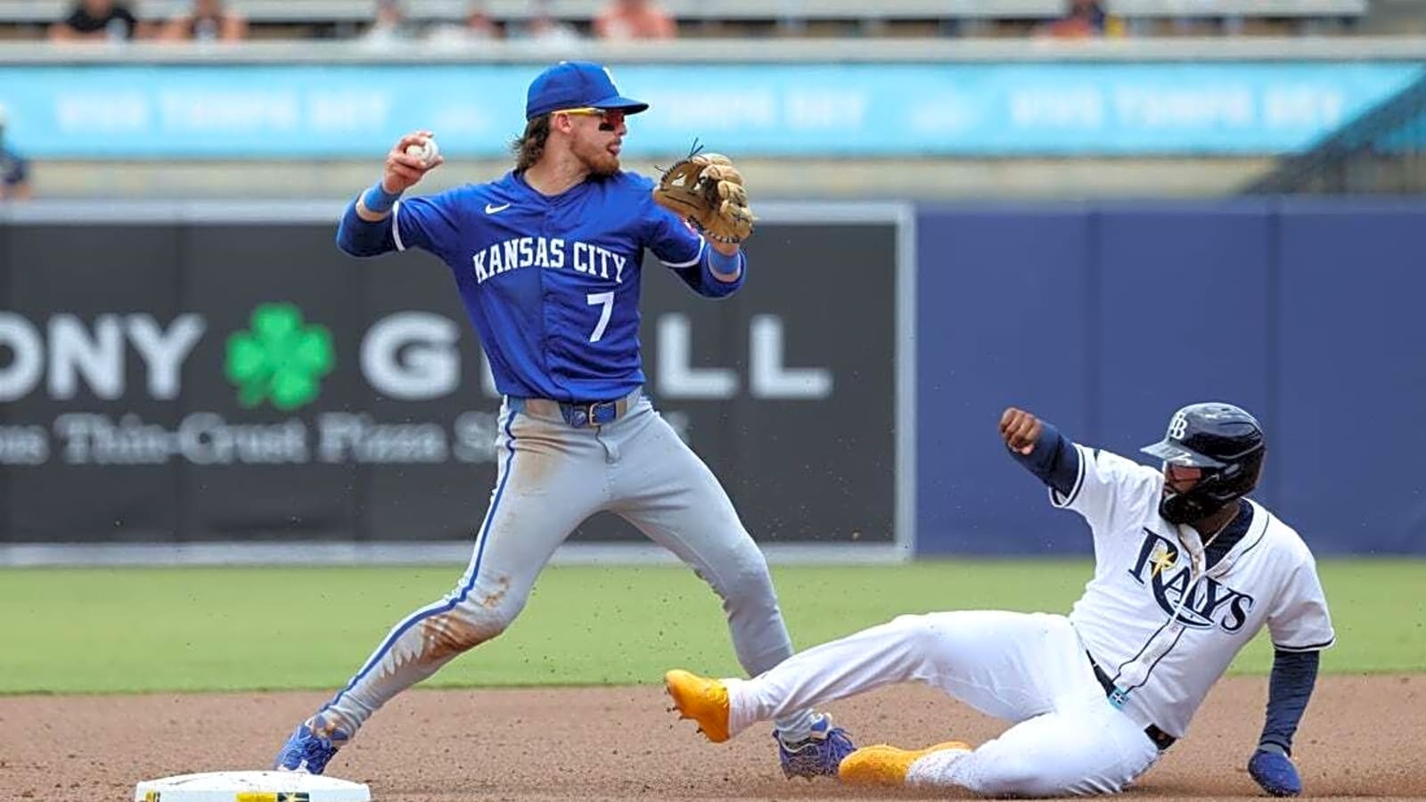 Bobby Witt Jr. extends streak as Royals sweep Rays