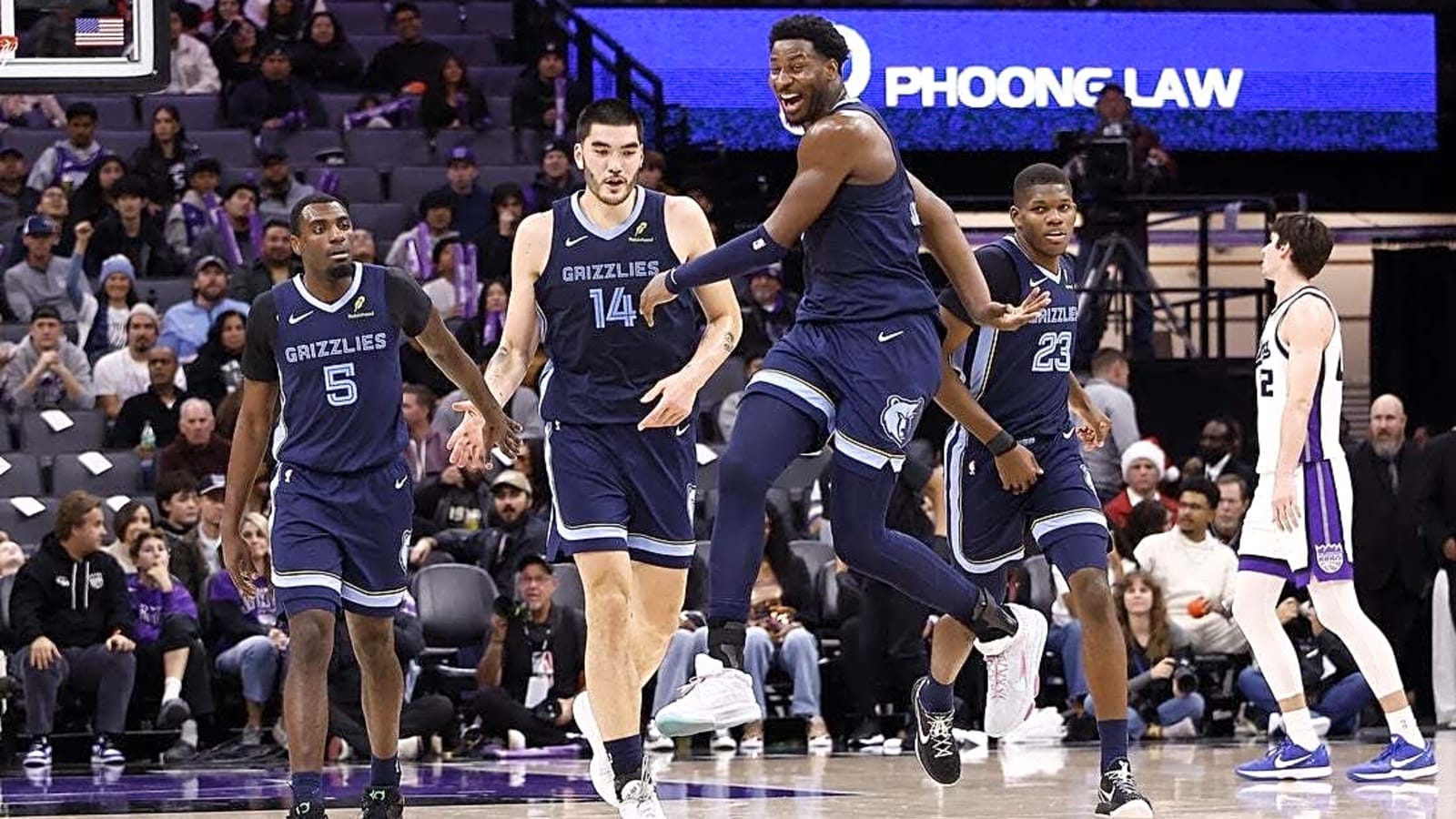 Road-hot Grizzlies take on injury-depleted Spurs