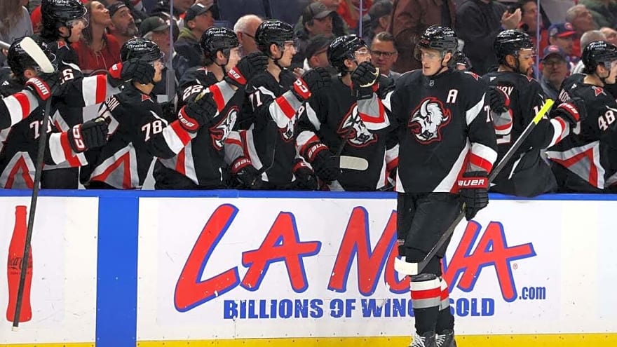 Tage Thompson records hat trick, 5 points as Sabres overpower Canadiens