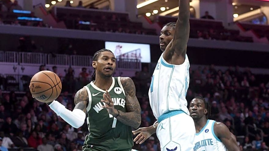 Bucks top Hornets, earn first back-to-back wins since October