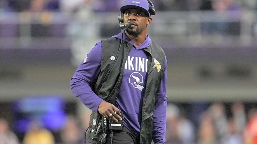 Vikings DC Brian Flores signs contract but still head-coaching candidate