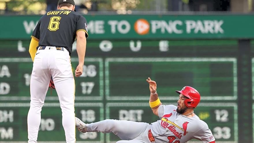Cardinals set season high in runs, blow past Pirates