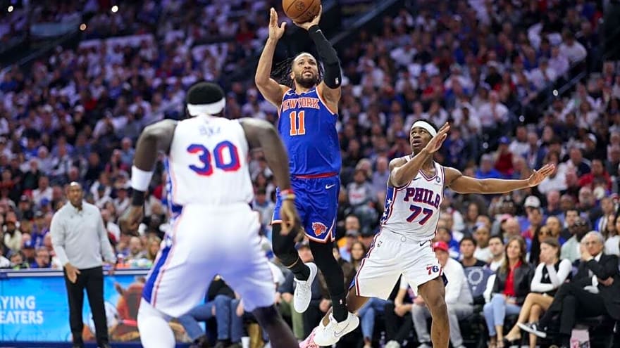 Knicks chase sweep of 76ers as conference finals beckon