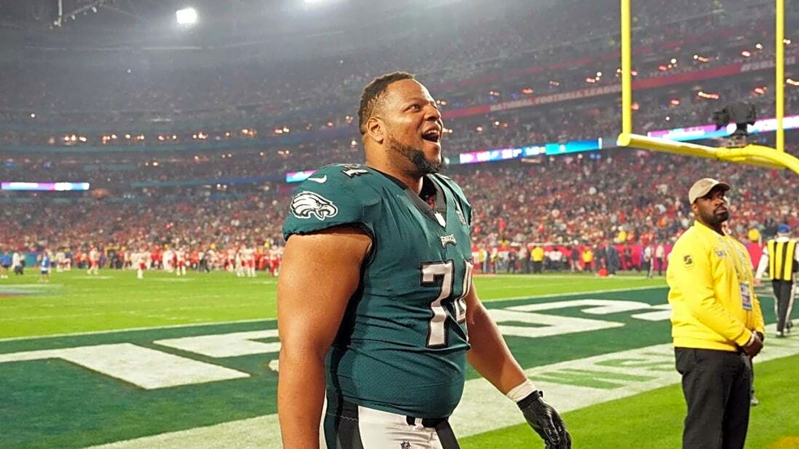 Ndamukong Suh announces retirement from NFL