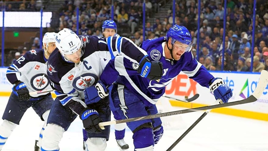 Lightning handle Jets, push home winning streak to 7