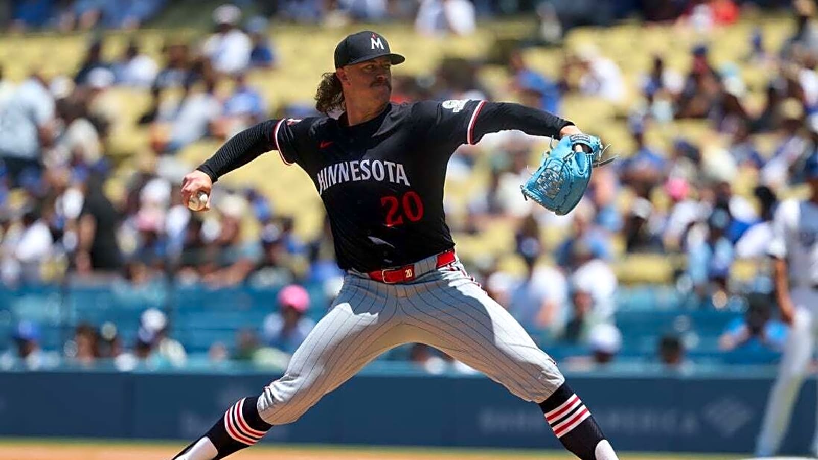 Tigers acquire RHP Chris Paddack from Twins