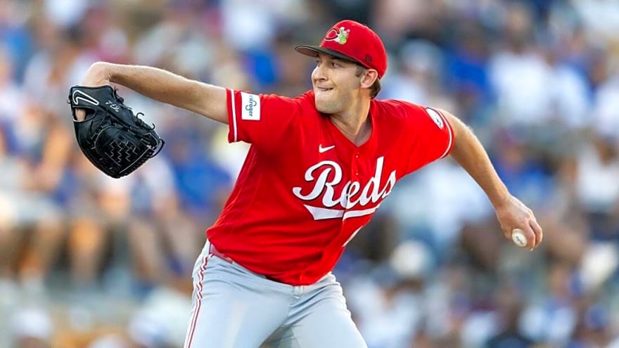 Reds place LHP Nick Lodolo (blister) on IL to begin season